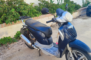 Aprilia scarabeo 200