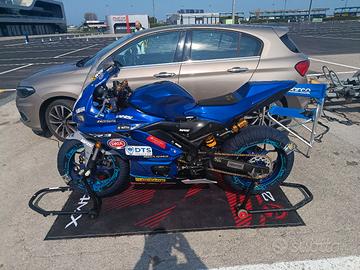 Yamaha r3 