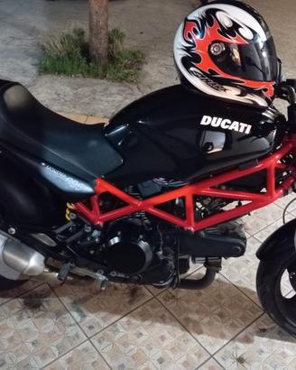 Ducati Monster 695