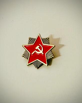 Spilla sovietica con stella rossa