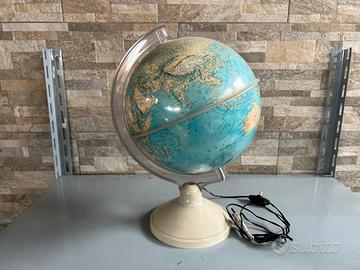 Mappamondo con luce funzionante
