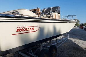 BOSTON WHALER Outrage 22