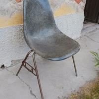 Sedia dss di Charles e Ray EAMES per Herman Miller