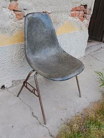 Sedia dss di Charles e Ray EAMES per Herman Miller