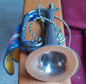 miniatura trombetta militare con stendardo