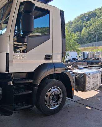 Iveco Stralis 330