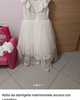 Abito da damigella matrimoniale ancora con il cart