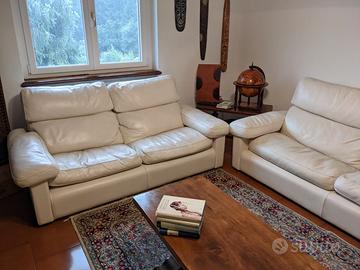 Divani Originale Frau in Pelle Bianca due Pezzi