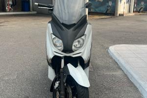 Yamaha xmax 250