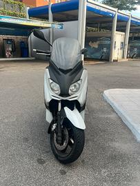 Yamaha xmax 250