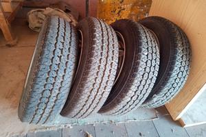 gomme chiodate per panda