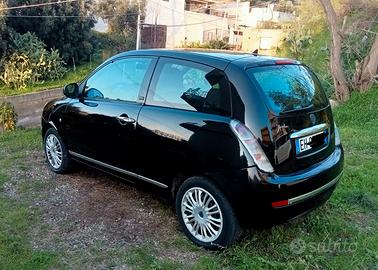 Lancia ypslon 1.2 benzina GPL anno 2011