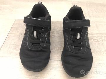 Scarpe ginnastica n. 27