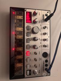 Korg Volca Bass + alimentatore