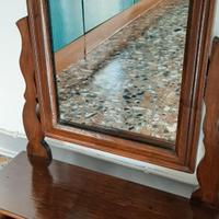 antico portagioie in legno
