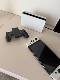 Nintendo Switch OLED Bianca