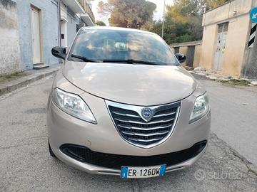 Lancia Ypsilon 0.9 TwinAir 85 CV 5 porte Metano Ec