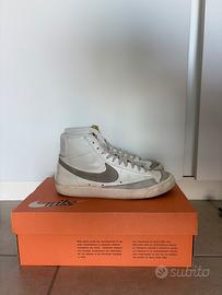 Nike Blazer Mid '77 bianche e grigie