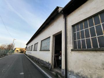 Immobile di 330 m² con 1 locale a Grosso
