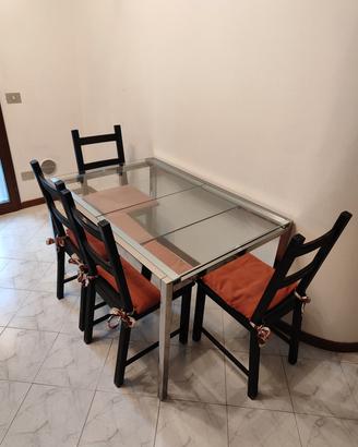 Tavolo in vetro e acciaio allungabile Ikea + sedie