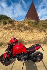 Ducati Monster 821