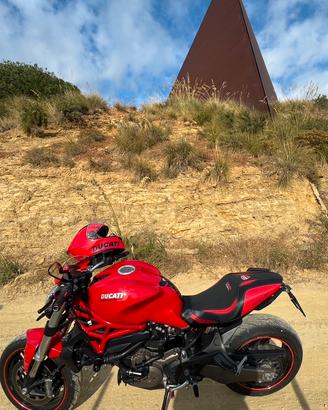 Ducati Monster 821