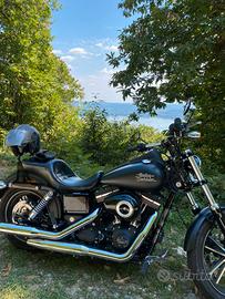 Harley Davisdson Street Bob Special completamente