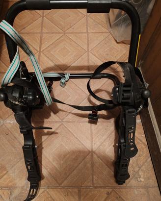 Porta bici per auto.
