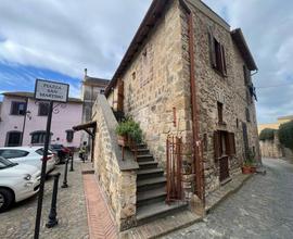 3 LOCALI A TARQUINIA