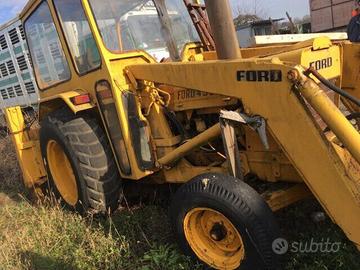 Altro Seleziona terna ford g 4600 motore bloccato 