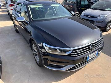 VOLKSWAGEN Passat Alltrack