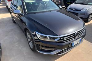 VOLKSWAGEN Passat Alltrack