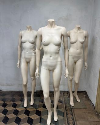 3 MANICHINI DONNA
