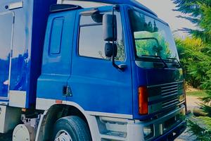 camion trasporto cavalli