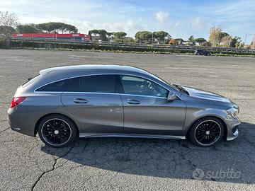 Mercedes benz CLA 200