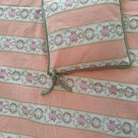 Talento artigianale: trapunta e cuscino d'arredo