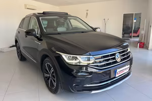 Volkswagen Tiguan 2.0 TDI 150 CV SCR DSG R-Line