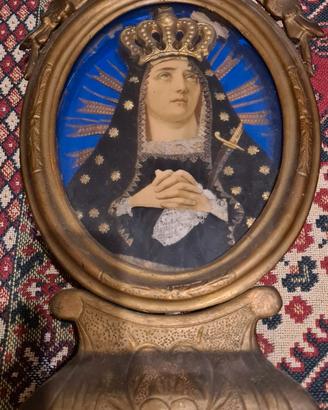 Antica edicola con Madonna