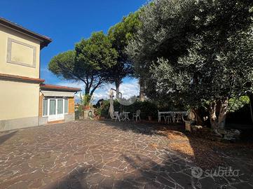 VILLA SINGOLA A MONTE PORZIO CATONE