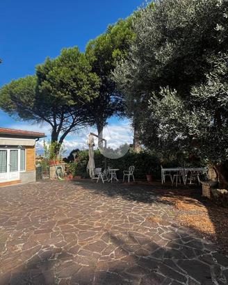 VILLA SINGOLA A MONTE PORZIO CATONE