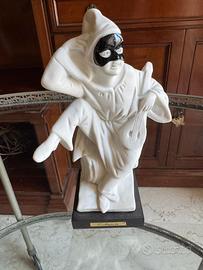 Statua “Pulcinella” in porcellana Flavia