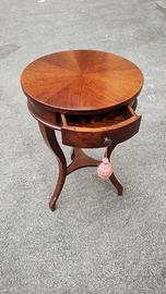 Mobiletto circolare in legno ciliegio, raffinato