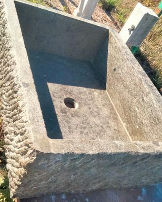 Vasca lavabo in vera pietra lavorata a mano