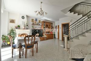 VILLINO A SCHIERA - LISCIANO