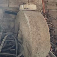 2 PIETRE MACINE DA MULINO IN CEMENTO