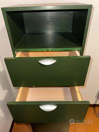 Mobile in legno con 4 ruote