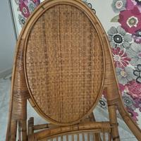 Sedia a dondolo in tattan naturale
