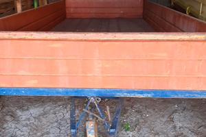 rimorchio fisso con sponde