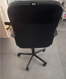 Sedia da ufficio girevole RENBERGET – Nera
