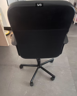 Sedia da ufficio girevole RENBERGET – Nera